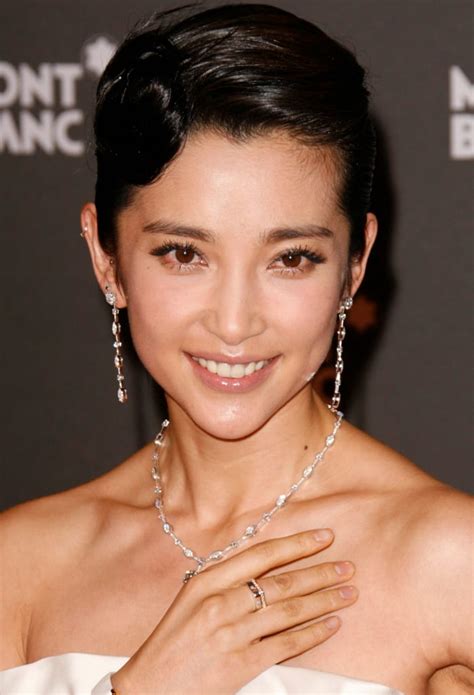 15 Most Beautiful Asian Actresses In Hollywood of All。